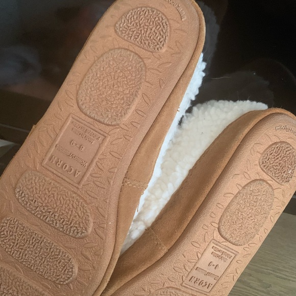 Acorn slippers - Picture 3 of 3